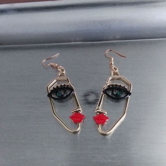 Kissing Hearts - Picture 2 of 2